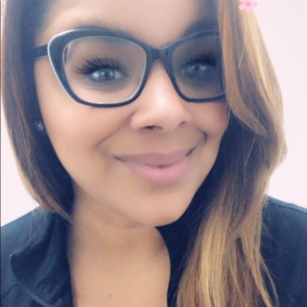 Meet your Posher, Yenny
